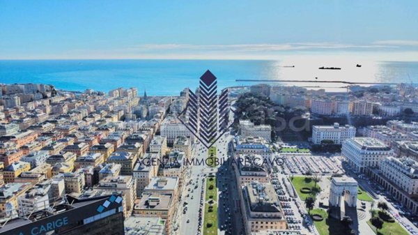 appartamento in vendita a Genova in zona Foce