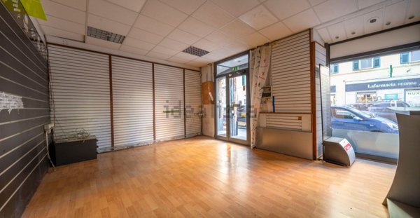 negozio in vendita a Genova in zona Foce