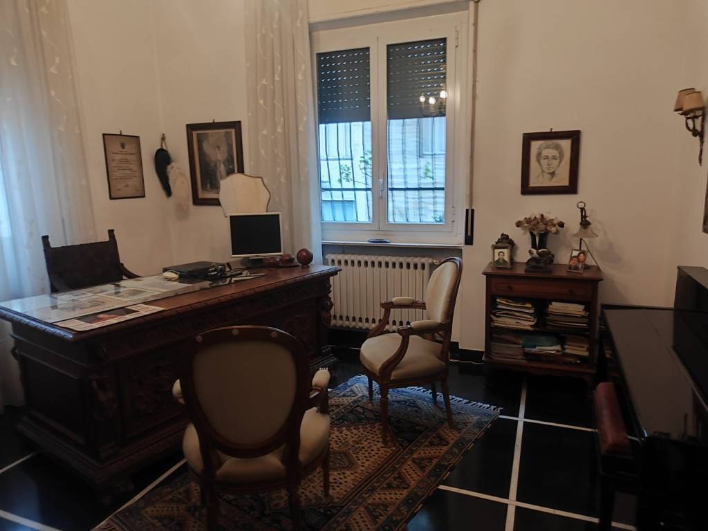 appartamento in vendita a Genova in zona Pegli