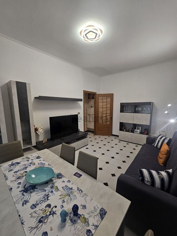 appartamento in vendita a Genova in zona Rivarolo