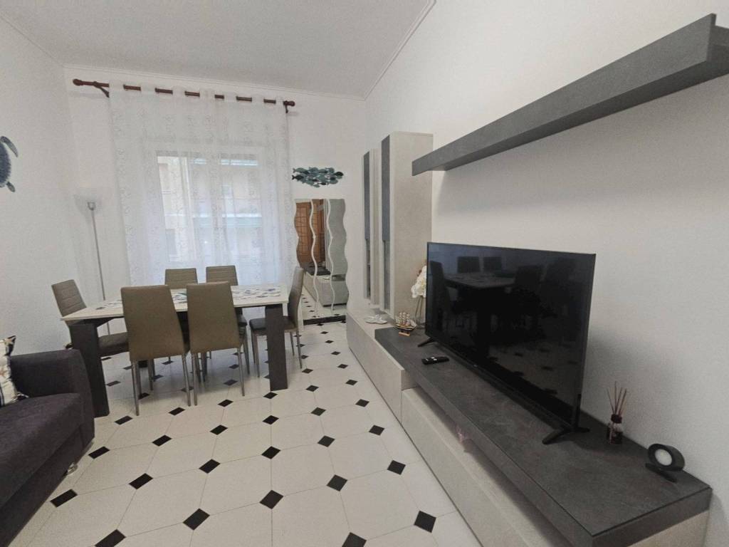 appartamento in vendita a Genova in zona Rivarolo