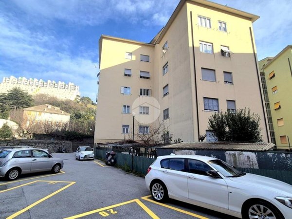 appartamento in vendita a Genova in zona Palmaro / Pra'