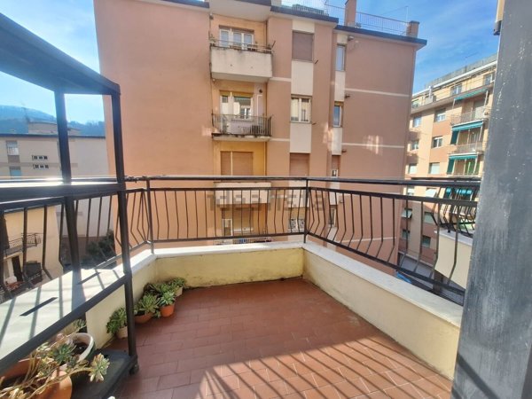 appartamento in vendita a Genova in zona Bolzaneto
