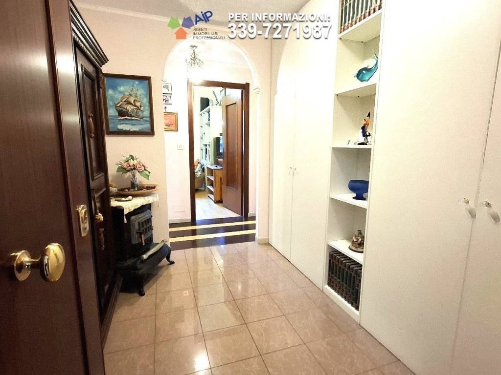 appartamento in vendita a Genova in zona Sestri Ponente