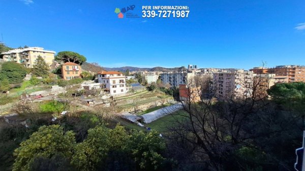 appartamento in vendita a Genova in zona Sestri Ponente