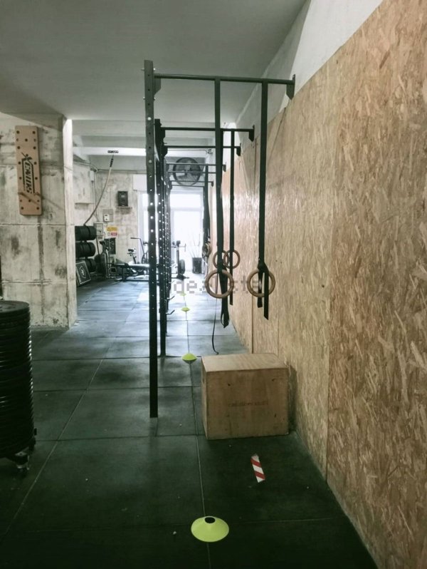 locale commerciale in vendita a Genova in zona Sampierdarena