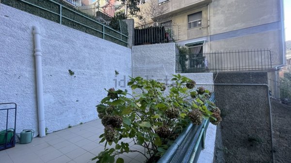 appartamento in vendita a Genova in zona Lagaccio / Granarolo