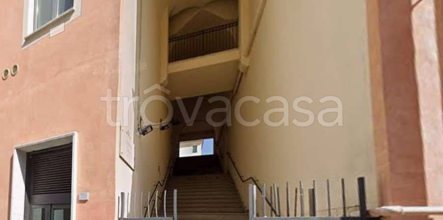 negozio in vendita a Genova in zona Sottoripa / Maddalena / Molo