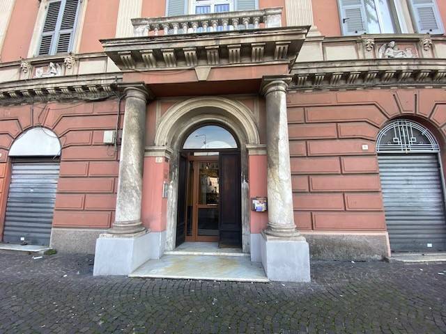 ufficio in vendita a Genova in zona Cornigliano