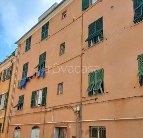 appartamento in vendita a Genova in zona Sestri Ponente