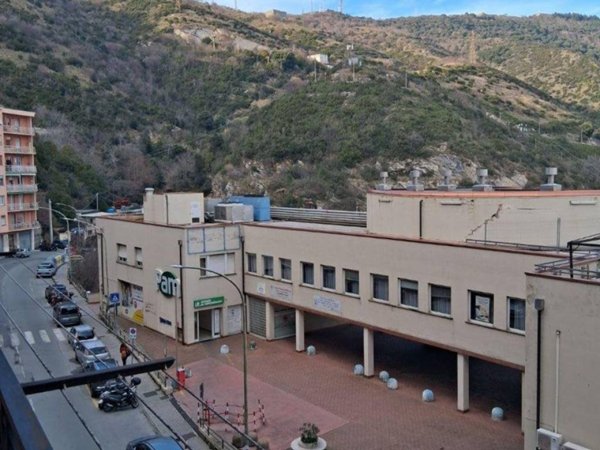 appartamento in vendita a Genova in zona Lagaccio / Granarolo