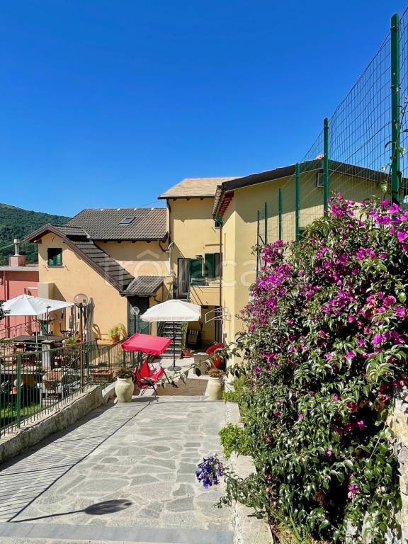 casa indipendente in vendita a Genova in zona Bavari