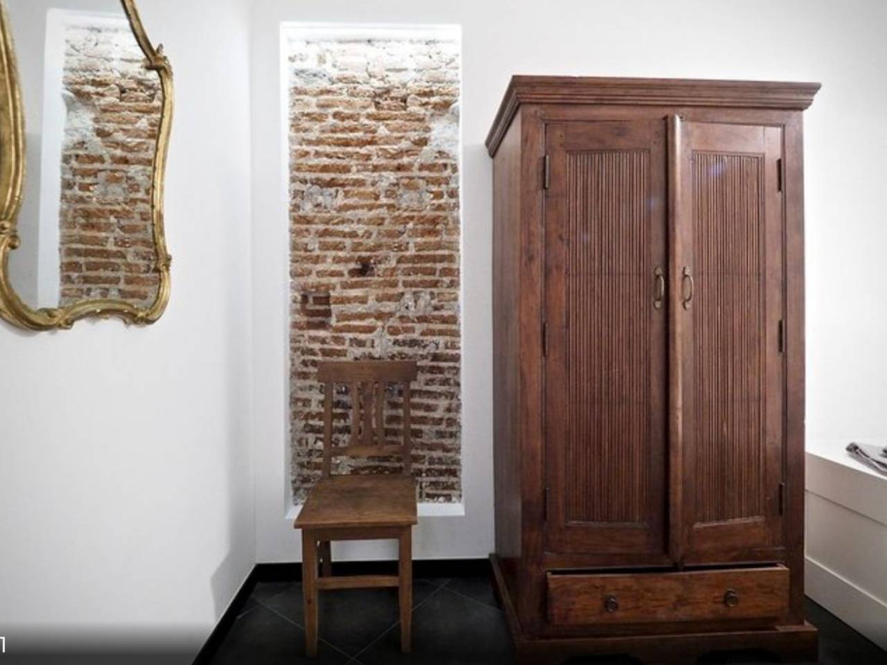 appartamento in vendita a Genova in zona Sottoripa / Maddalena / Molo