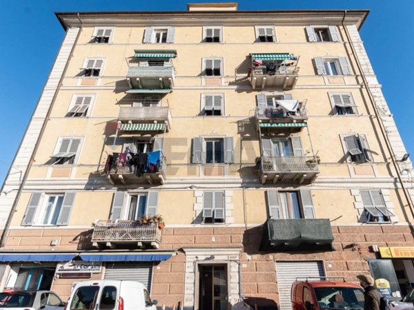 appartamento in vendita a Genova in zona Rivarolo