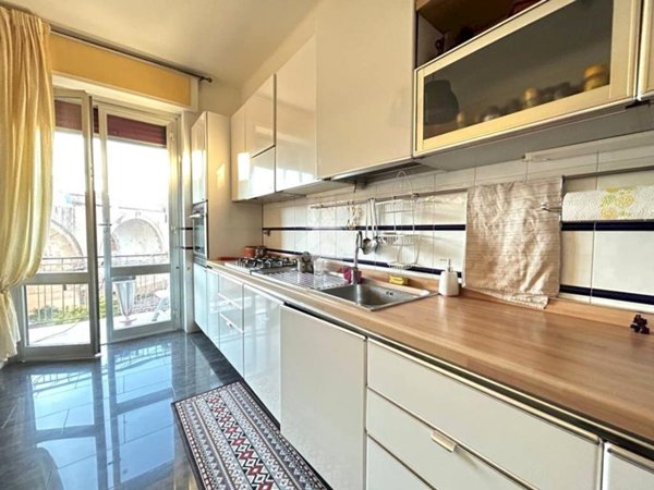 appartamento in vendita a Genova in zona Sturla