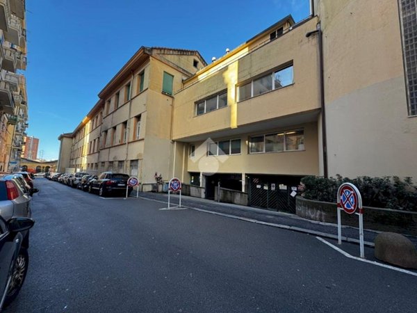 casa indipendente in vendita a Genova in zona Sampierdarena
