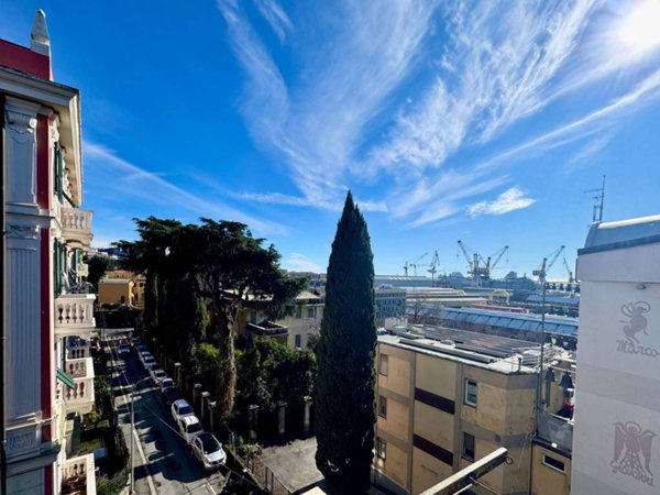 appartamento in vendita a Genova in zona Sestri Ponente