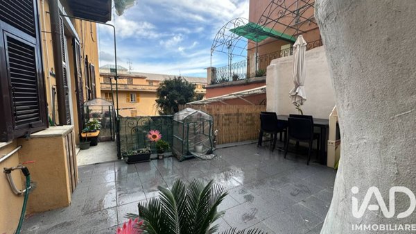 appartamento in vendita a Genova in zona Staglieno