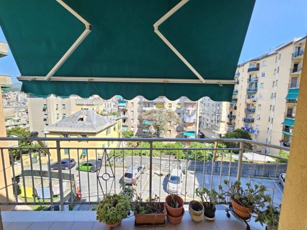 appartamento in vendita a Genova in zona Sestri Ponente