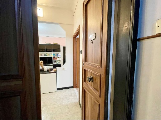 appartamento in vendita a Genova in zona Sestri Ponente