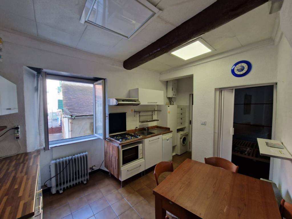 appartamento in vendita a Genova in zona Bolzaneto