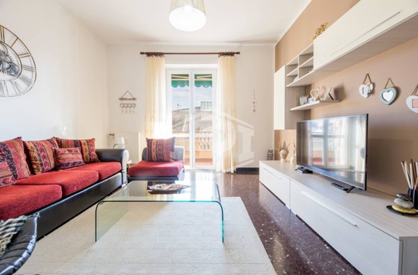 appartamento in vendita a Genova in zona Sestri Ponente