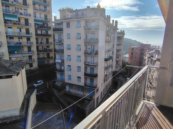 appartamento in vendita a Genova in zona Sestri Ponente