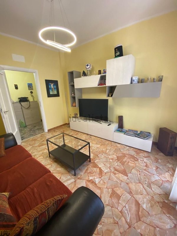 appartamento in vendita a Genova in zona Sestri Ponente