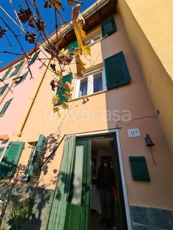 casa indipendente in vendita a Genova in zona Apparizione