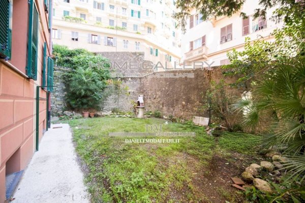 appartamento in vendita a Genova in zona Foce