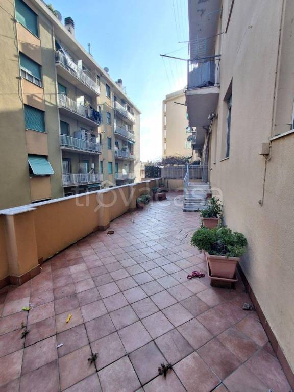 appartamento in vendita a Genova in zona Staglieno