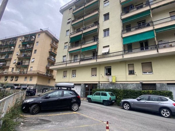 appartamento in vendita a Genova in zona Sestri Ponente