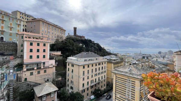 appartamento in vendita a Genova in zona Lagaccio / Granarolo