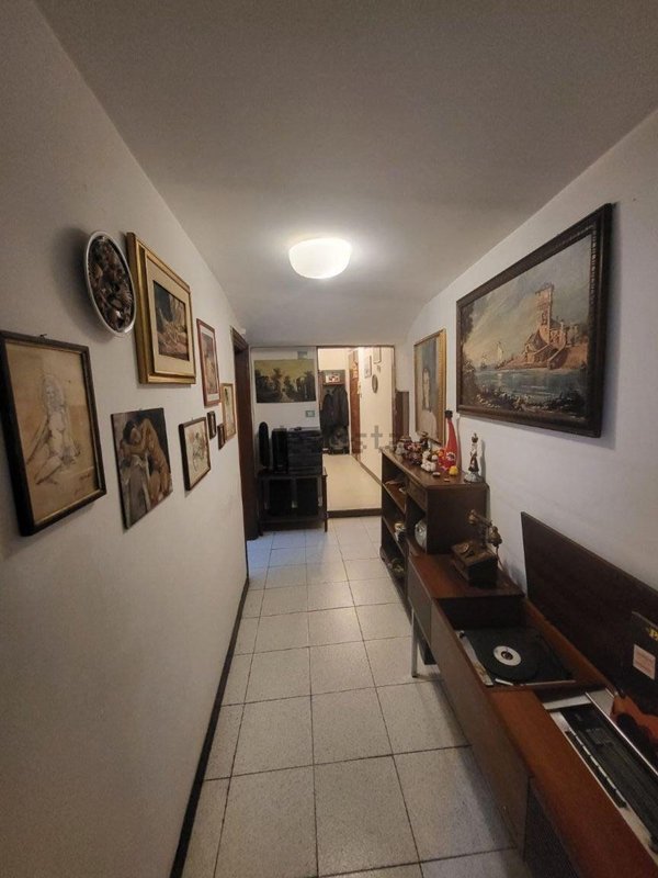 appartamento in vendita a Genova in zona Sestri Ponente