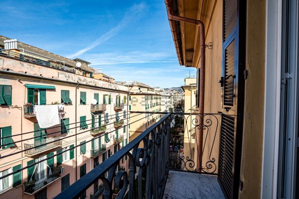 appartamento in vendita a Genova in zona Foce