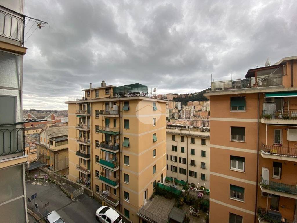 appartamento in vendita a Genova in zona Staglieno