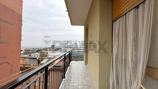 appartamento in vendita a Genova in zona Sestri Ponente