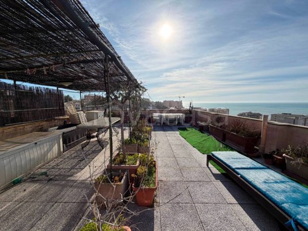 appartamento in vendita a Genova in zona Sturla