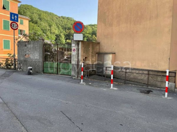locale di sgombero in vendita a Genova in zona Rivarolo