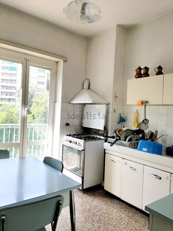 appartamento in vendita a Genova in zona Staglieno