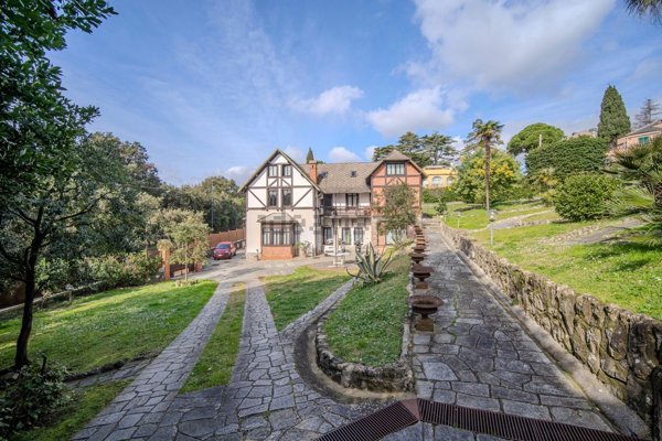 casa indipendente in vendita a Genova