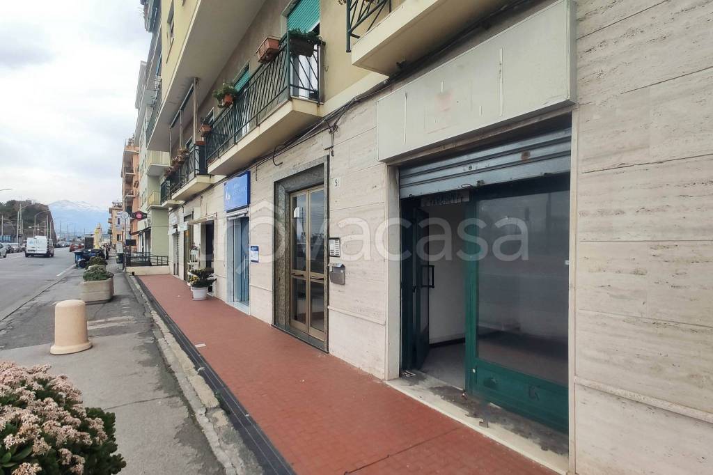 negozio in vendita a Genova in zona Pegli