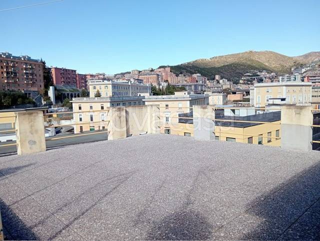 appartamento in vendita a Genova in zona Sturla