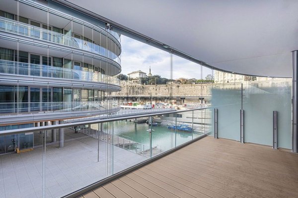 appartamento in vendita a Genova in zona Foce