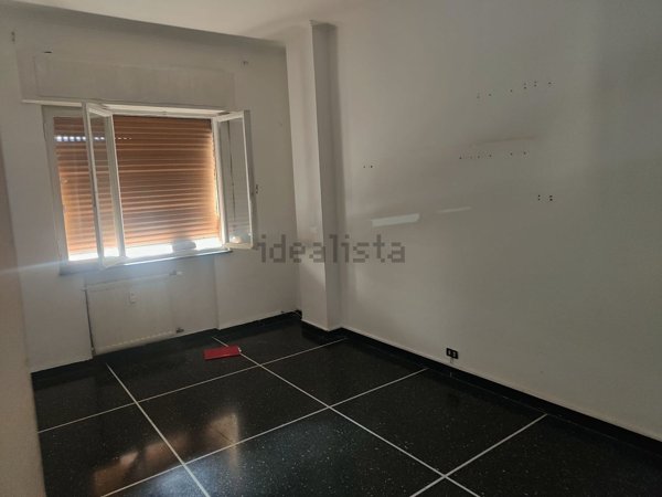 appartamento in vendita a Genova in zona Rivarolo