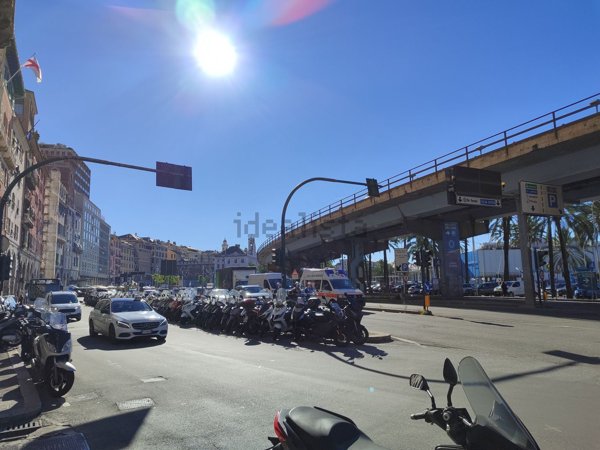 appartamento in vendita a Genova in zona Sottoripa / Maddalena / Molo