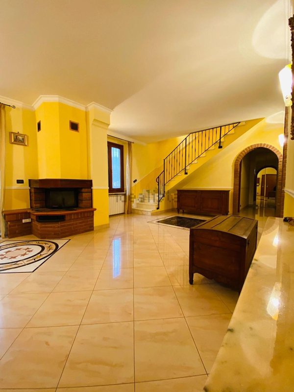 appartamento in vendita a Genova in zona Rivarolo