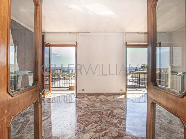 appartamento in vendita a Genova in zona Sestri Ponente