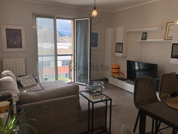 appartamento in vendita a Genova in zona Sestri Ponente