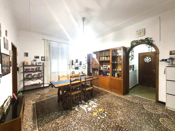 appartamento in vendita a Genova in zona Sestri Ponente